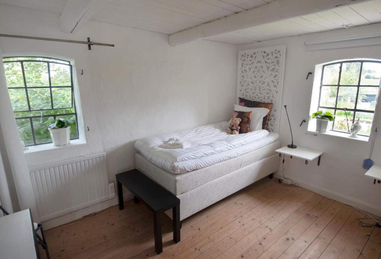4B Oesterlen Bed & Breakfast トメリラ エクステリア 写真